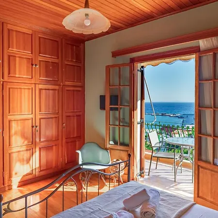 Golden Flower's Daire Poros (Kefalonia)