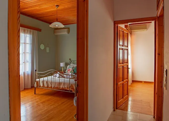 Golden Flower's * Poros (Kefalonia)